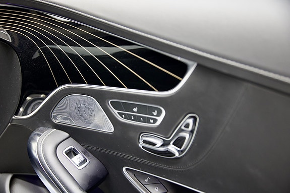 Mercedes-Benz S500 8 of 19