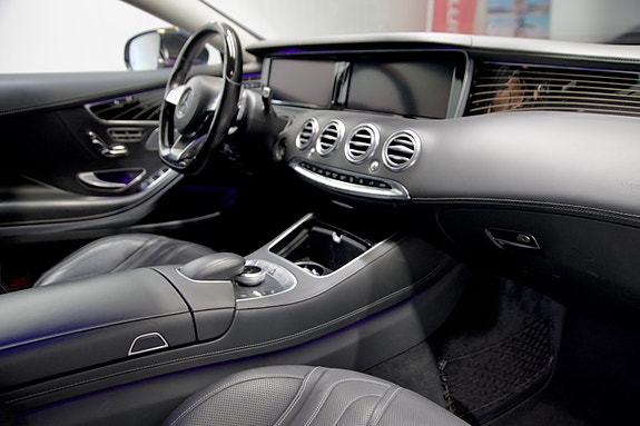 Mercedes-Benz S500 2 of 19
