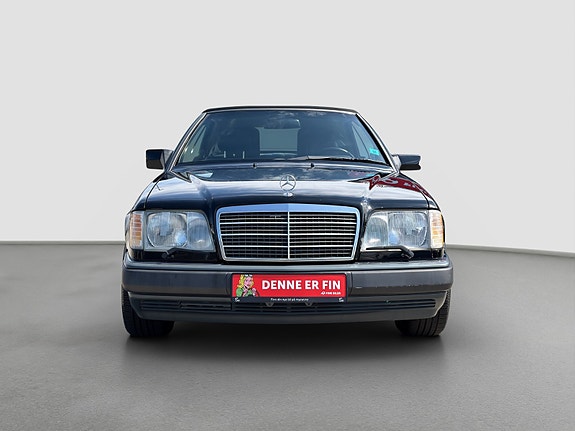 Mercedes-Benz E320 16 of 30