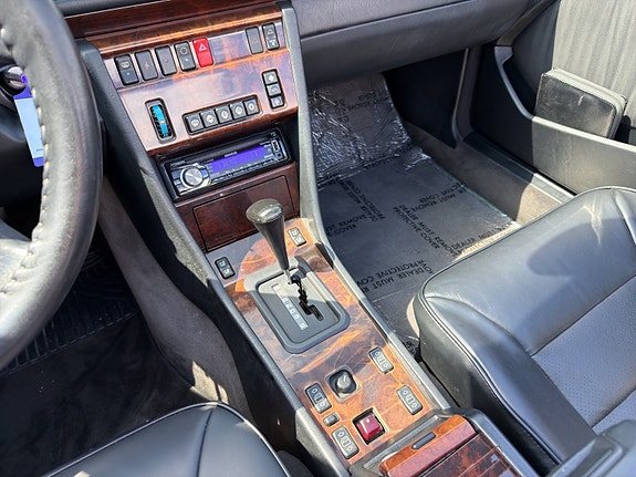 Mercedes-Benz E320 22 of 30