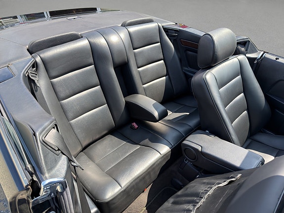 Mercedes-Benz E320 30 of 30