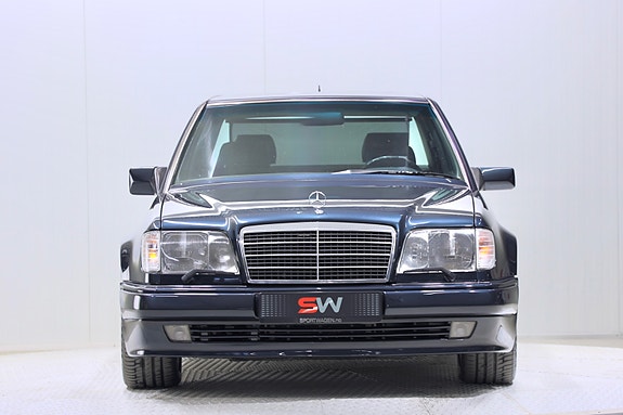 Mercedes-Benz E500 24 of 24