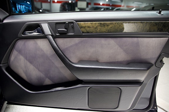 Mercedes-Benz E500 15 of 24