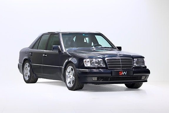 Mercedes-Benz E500 18 of 24