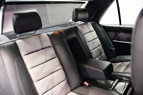 Mercedes-Benz E500 8 of 24