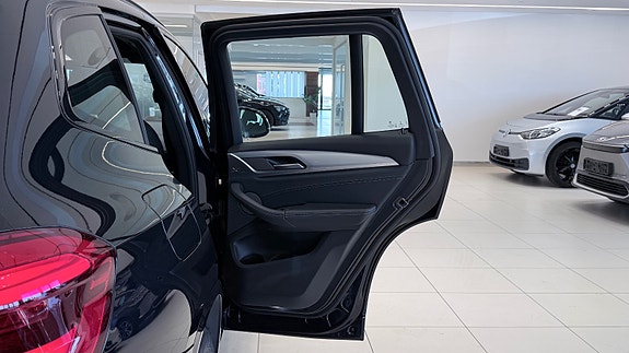 BMW X3 18 of 30