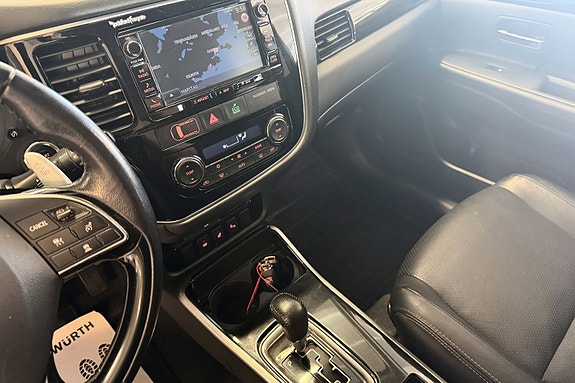 Mitsubishi Outlander 18 of 29
