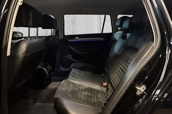 Volkswagen Passat 25 of 25