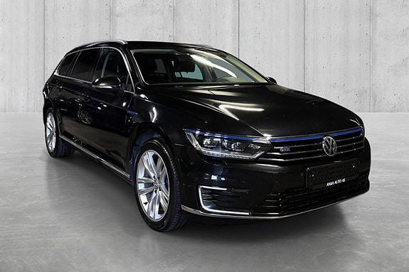 Volkswagen Passat 2 of 25