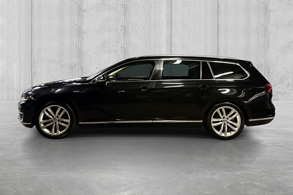 Volkswagen Passat 7 of 25