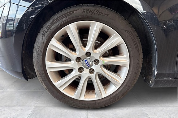 Volvo V40 9 of 19