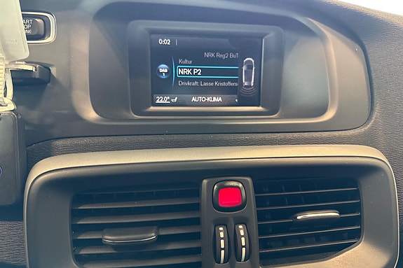 Volvo V40 11 of 19