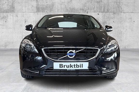 Volvo V40 8 of 19