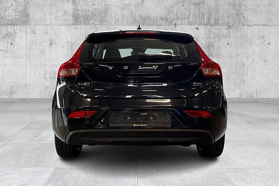 Volvo V40 4 of 19