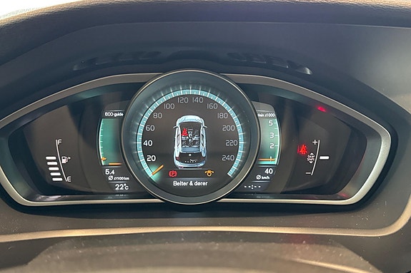 Volvo V40 17 of 19