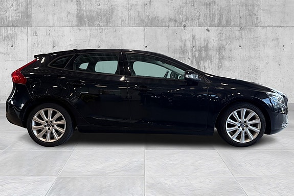 Volvo V40 6 of 19
