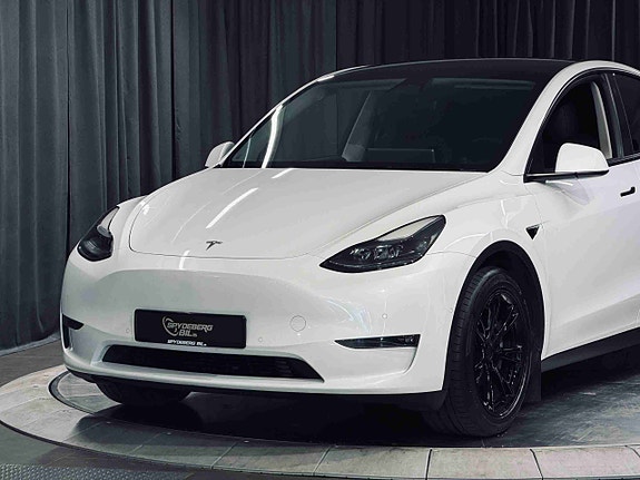 Tesla Model Y 2 of 20