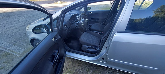 Opel Corsa 9 of 10