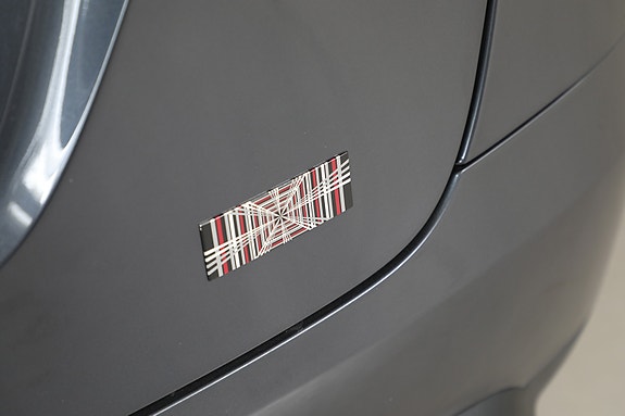 Tesla Model X 16 of 30