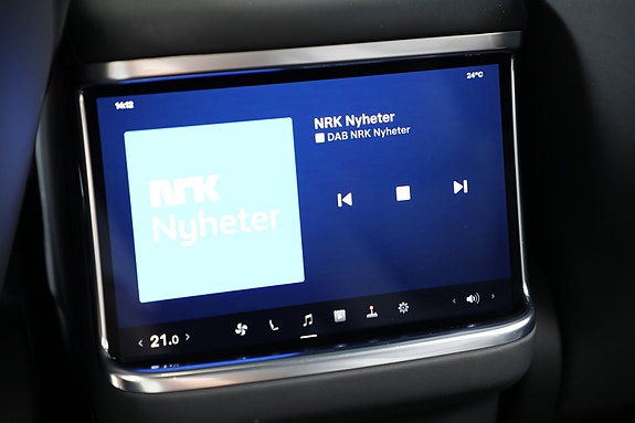 Tesla Model X 28 of 30
