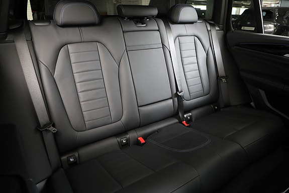 BMW iX3 11 of 30