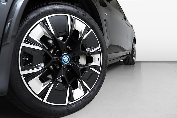 BMW iX3 13 of 30
