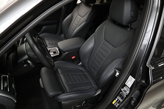 BMW iX3 8 of 30