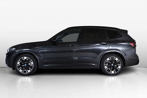 BMW iX3 3 of 30