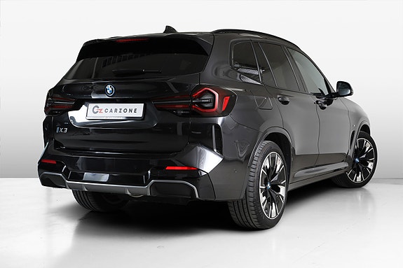 BMW iX3 4 of 30