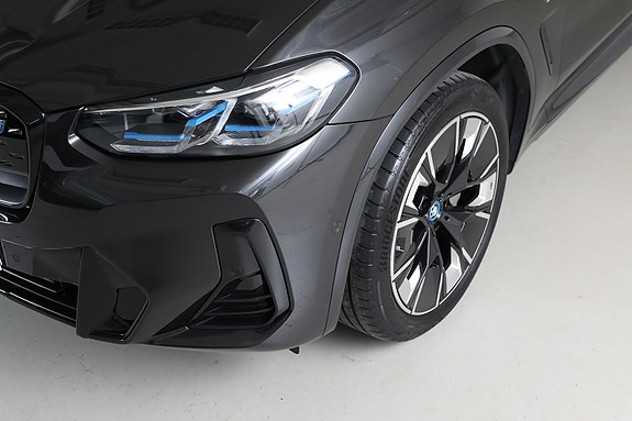 BMW iX3 12 of 30