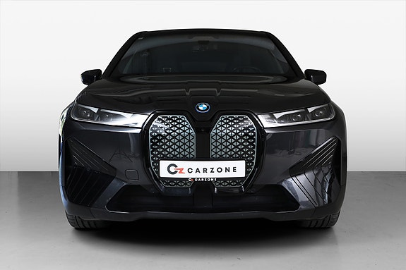BMW iX 2 of 30