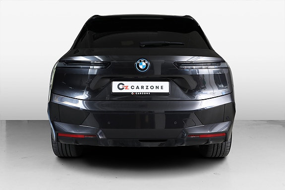 BMW iX 5 of 30