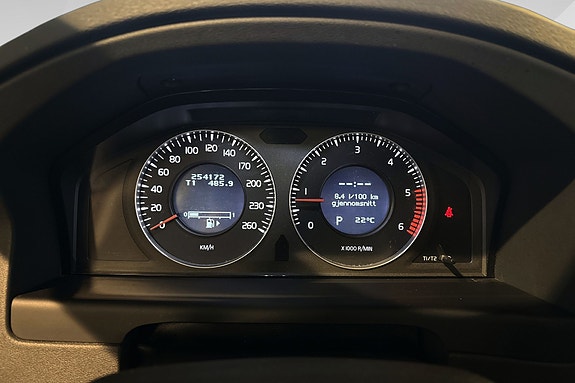 Volvo XC70 13 of 18
