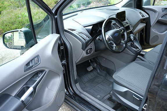 Ford Transit Connect 13 of 22