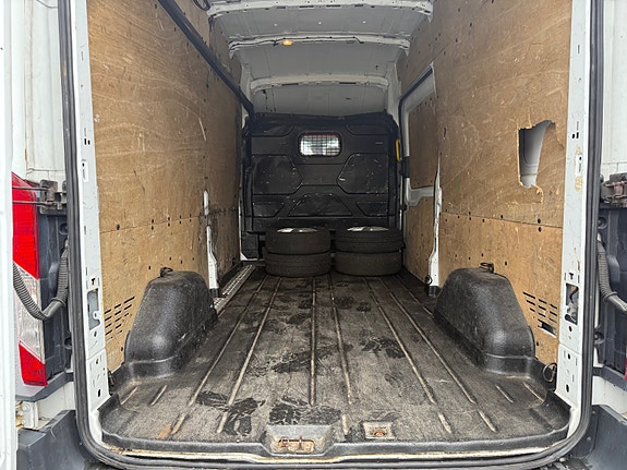 Ford Transit 24 of 30