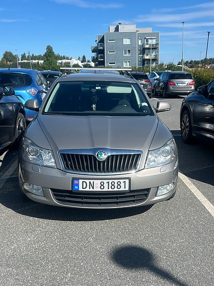 Skoda Octavia 2 of 25
