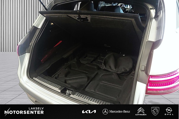 Mercedes-Benz EQC400 18 of 30