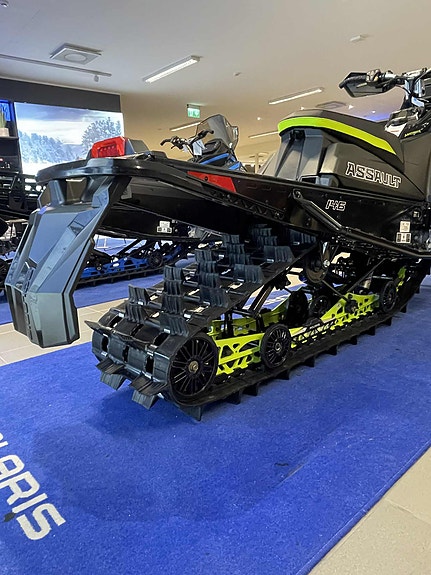 Polaris Polaris 9R SWB Assault 146 Escape 2 of 4