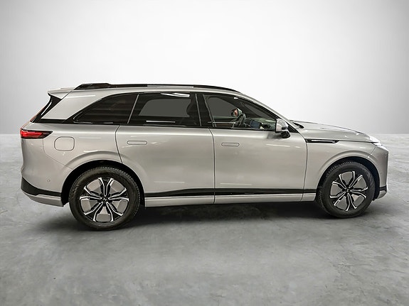 XPeng G9 4 of 10