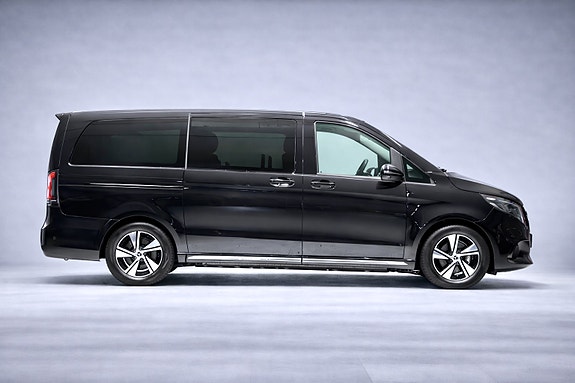 Mercedes-Benz EQV300 6 of 20