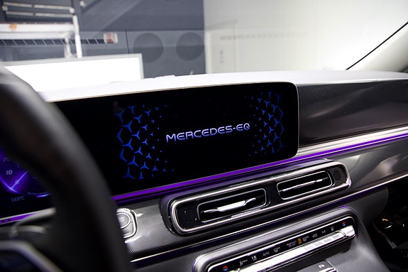 Mercedes-Benz EQV300 14 of 20