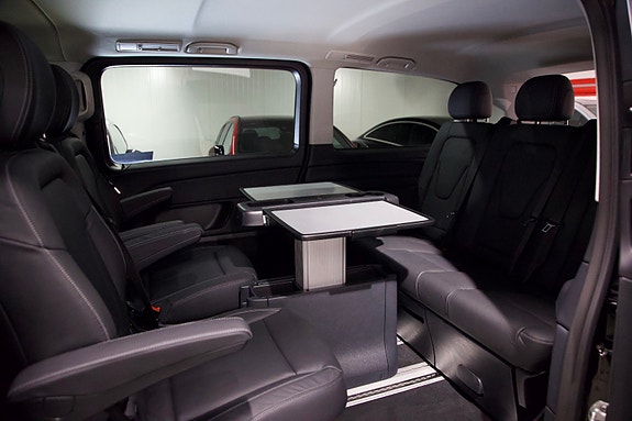 Mercedes-Benz EQV300 19 of 20