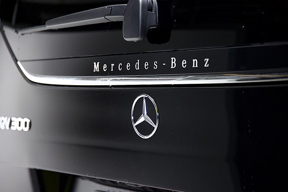 Mercedes-Benz EQV300 7 of 20