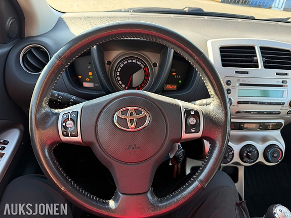 Toyota Urban Cruiser 10 of 30