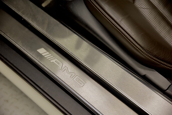 Mercedes-Benz SL63 5 of 30