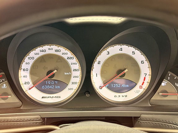 Mercedes-Benz SL63 4 of 30