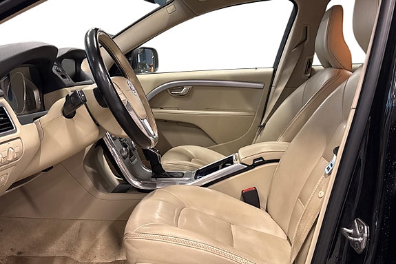 Volvo XC70 10 of 28