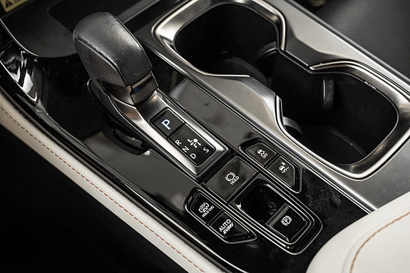 Lexus NX450h 12 of 26