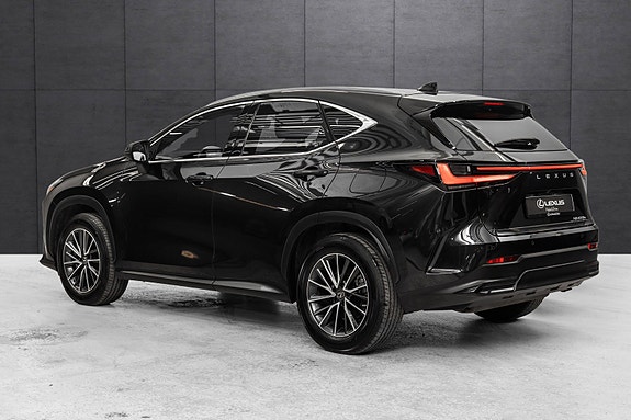 Lexus NX450h 3 of 26