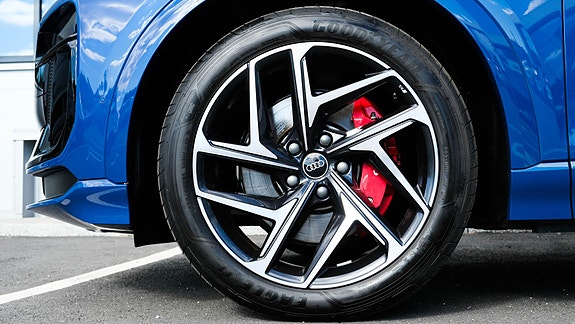 Audi SQ6 e-tron 15 of 30
